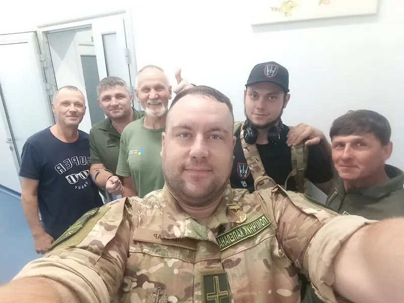 Відвідування поранених військових у лікарні — фото 4