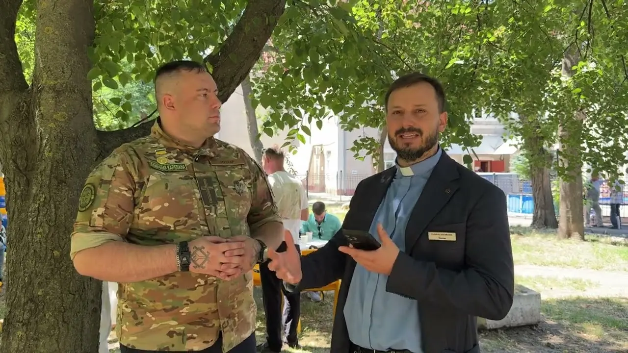 Ярослав розповідає свою історію на відео